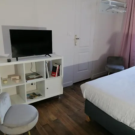 Les Ramandes Appartements Au Coeur Du Village Marcillac-la-Croisille Exterior photo