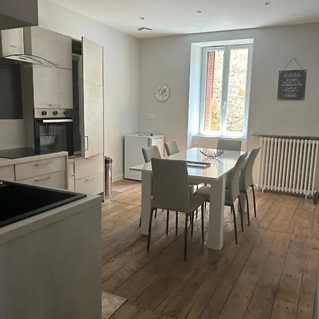 Les Ramandes Appartements Au Coeur Du Village Marcillac-la-Croisille Exterior photo
